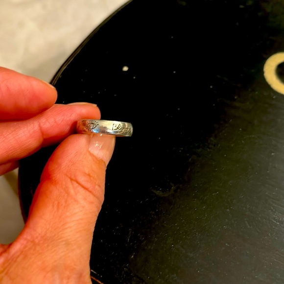 Gucci “love is blind ring.” - Picture 1 of 5